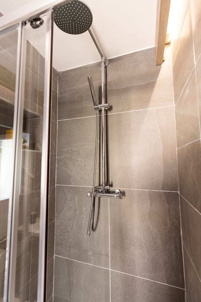 Spacious 1 Bedroom Apartment in Stylish Rathmines