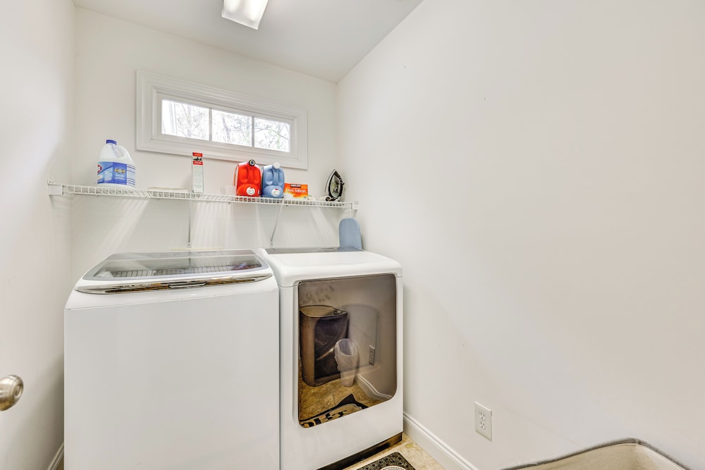 < 9 Mi to Dtwn Raleigh: Family Home w/ Pool Access