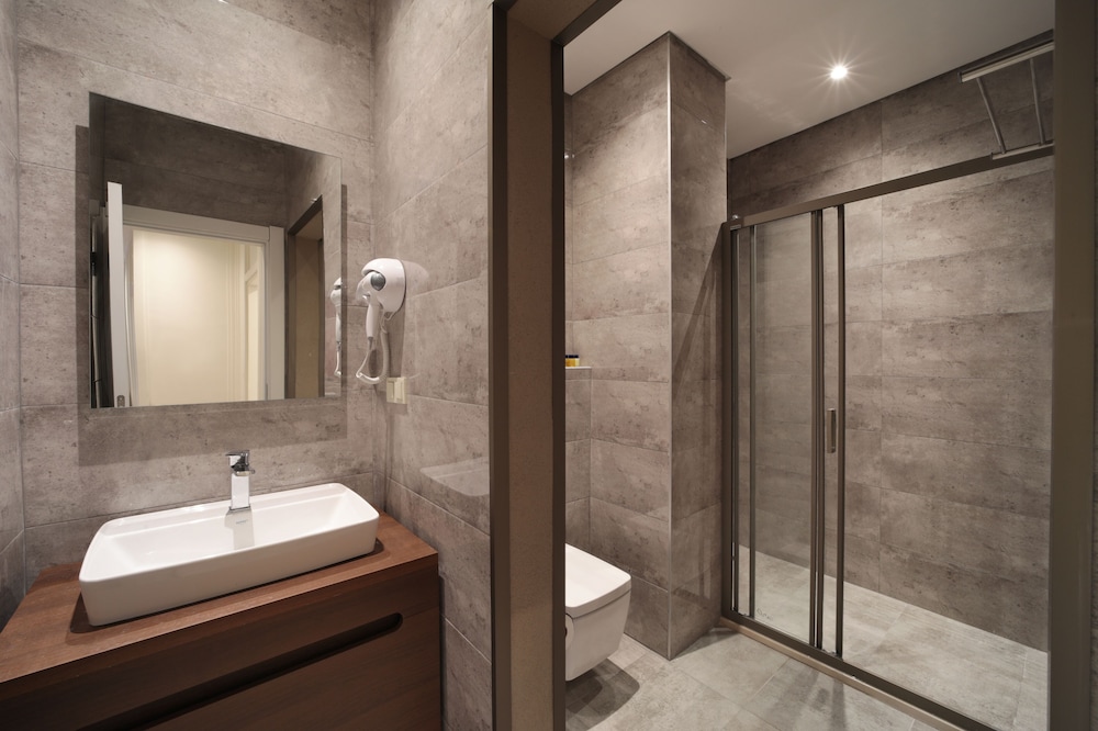 Gatto Suites & Residence