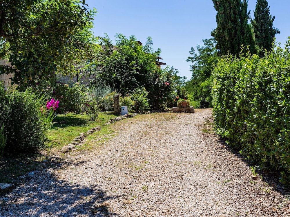 Cozy Stay With Scenic Views photo 3