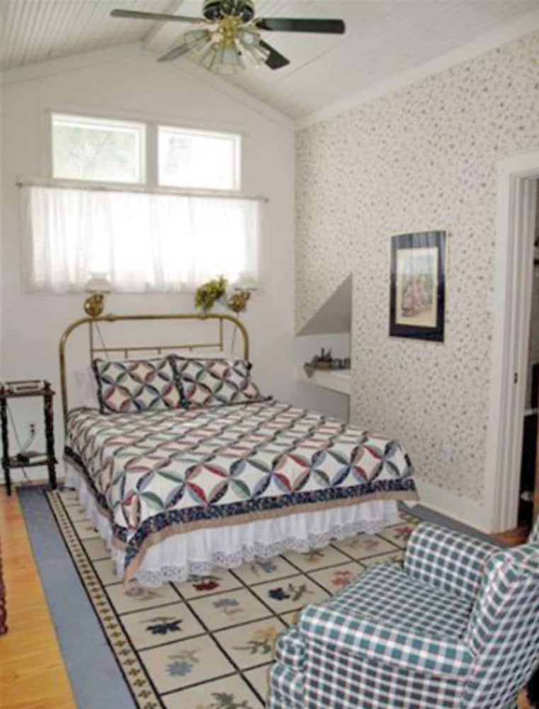 Alamogordo Vacations - The Crofting Inn - Property Image 4