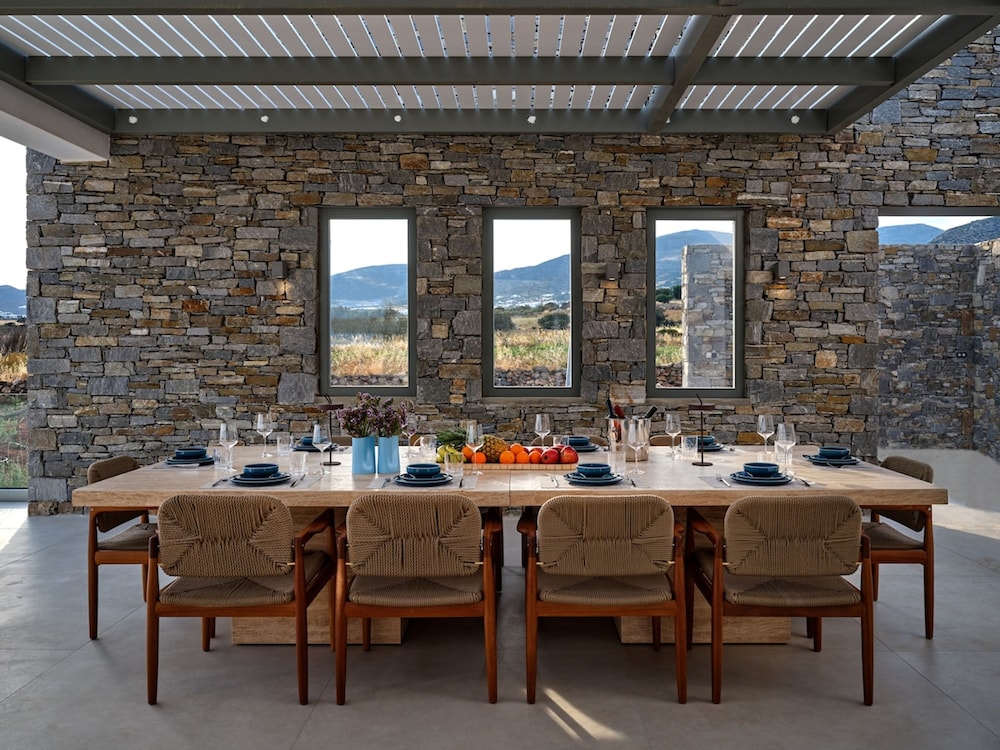 Luxury Villa Serenely
