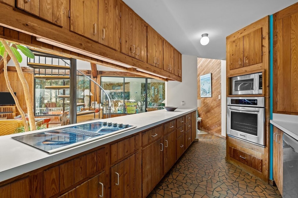 Beach Grove 3 Bedroom Home