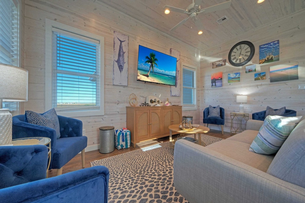 Cart-friendly Boardwalk to the Beach Private Pool, Firepit & Pond Views 361 Bayview