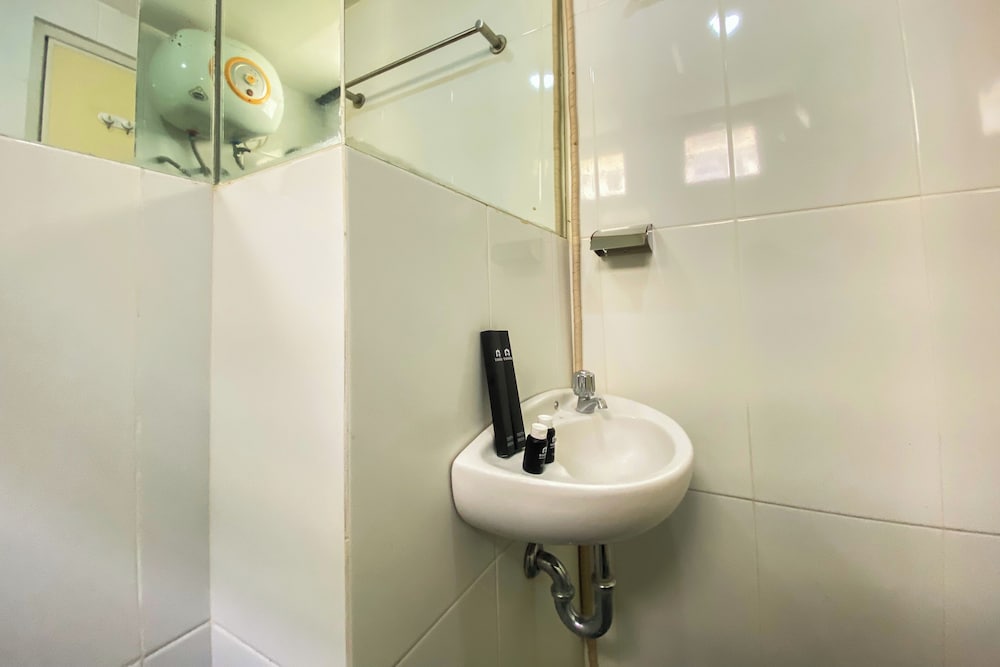 Homey 2Br With Modern Design Kebagusan City Apartment