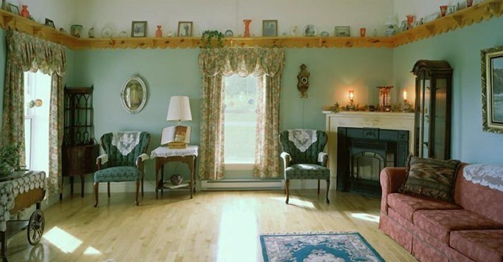 New Horton Lake Inn