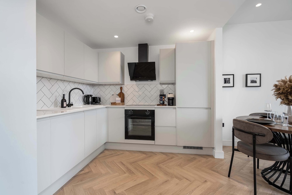 Cottonopolis Suite With 1 Bedrooms and 1 Bathrooms