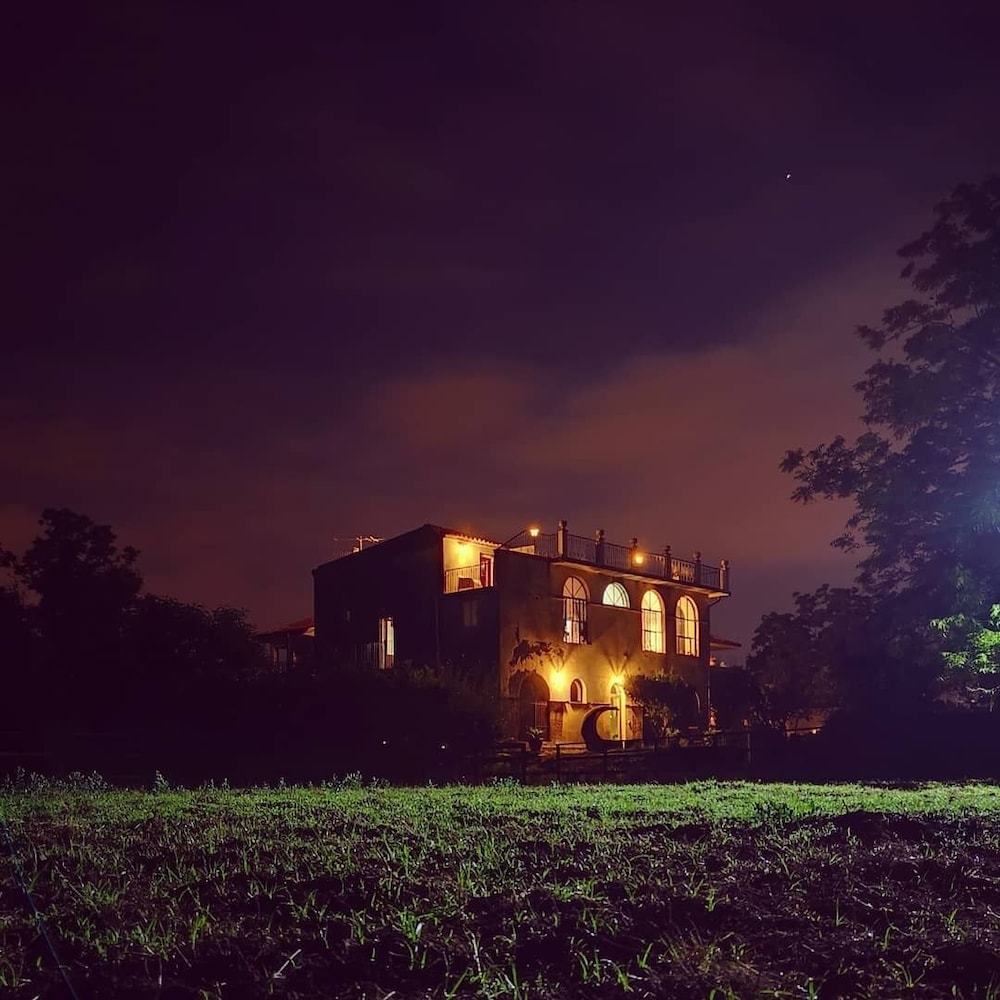 Hotel Petralava Etna B&B - Image 1