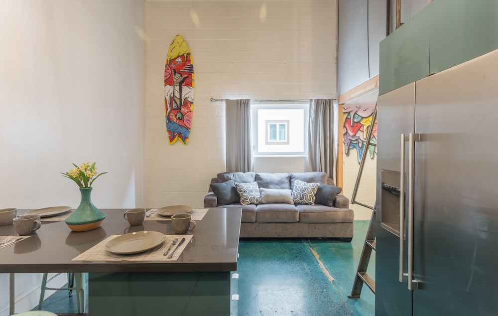 House of Trestles - Hostel