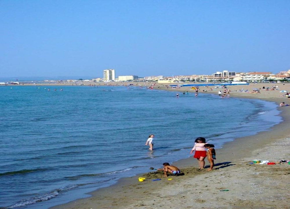 Family Retreat by Serignan Sea