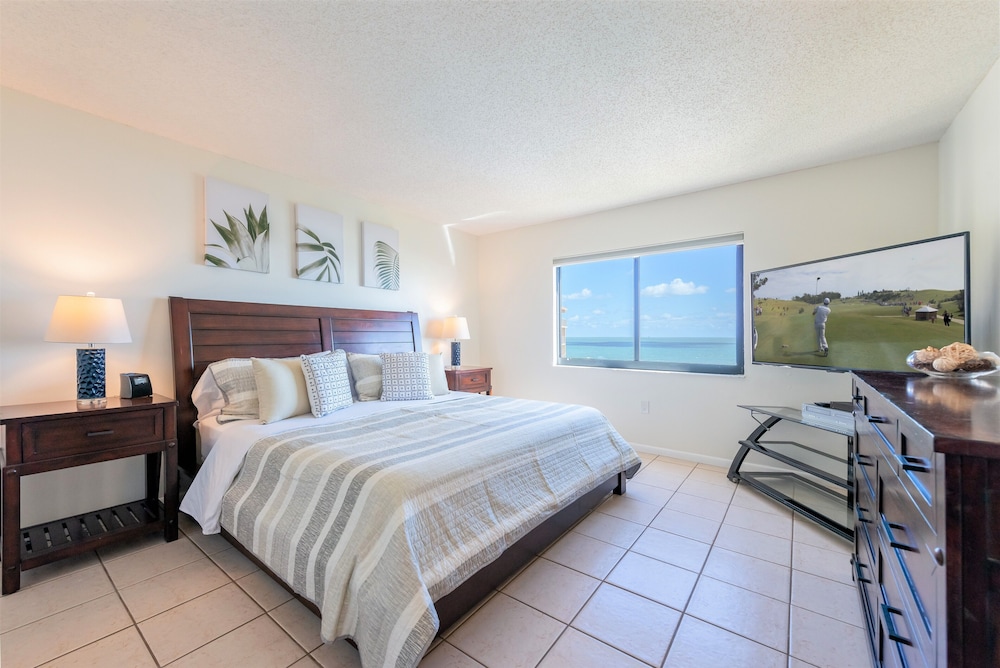 Canaveral Towers by Happy Palm Stays