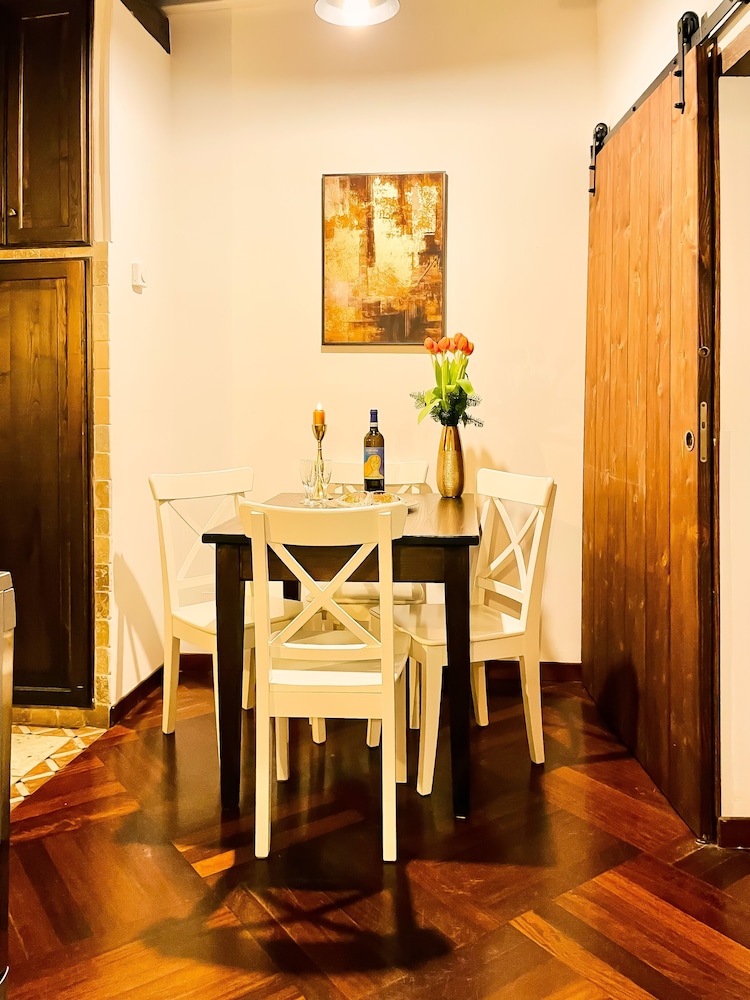 Trevi Fountain Stylish Guesthouse