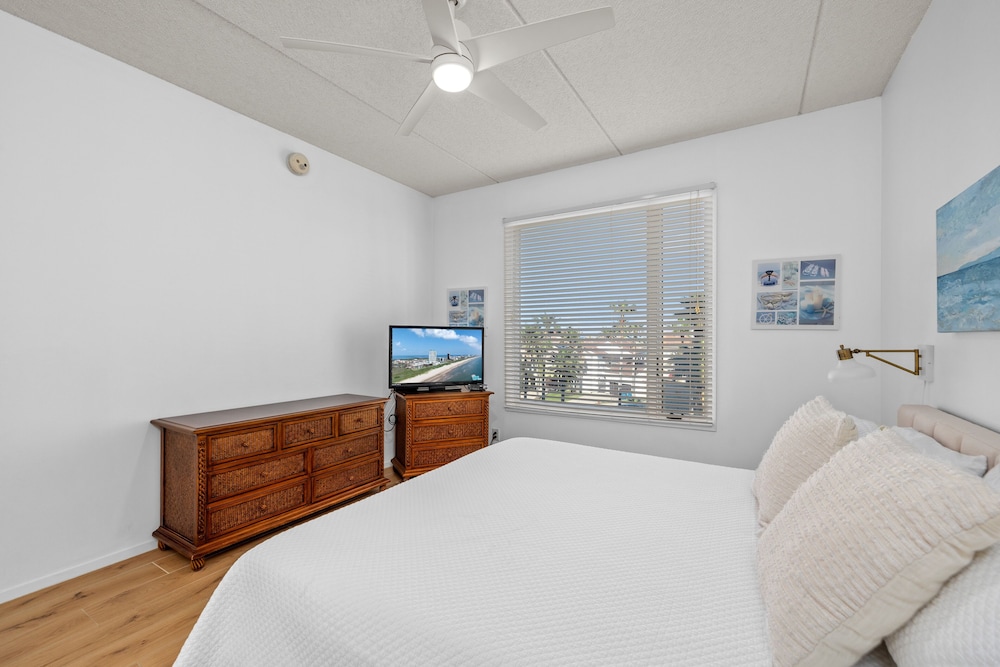 Las Villas Condo Unit 301 - 5 Night Minimum Stays 3 Bedroom Condo