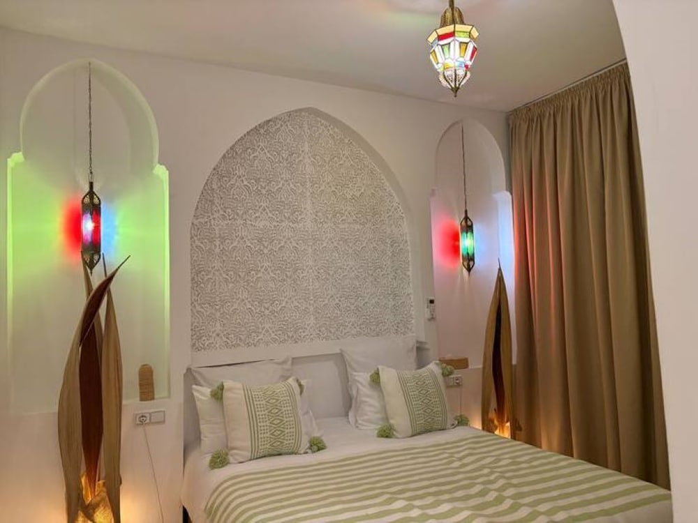 Beautiful Arab House With Swimming Pool