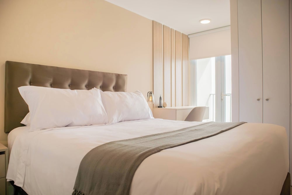 w Trendy 2BR Apartment w Pool in Barranco