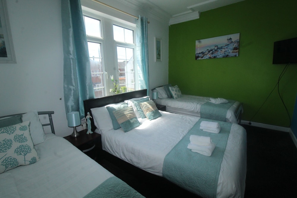 Rotherham Vacations - High Street House - Property Image 13