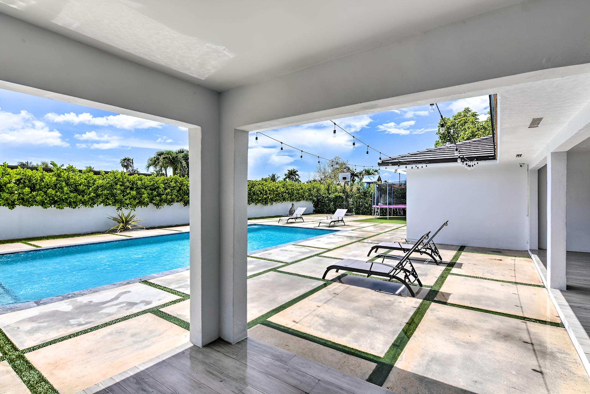 Upscale Miami Escape: 20 Mi to South Beach!