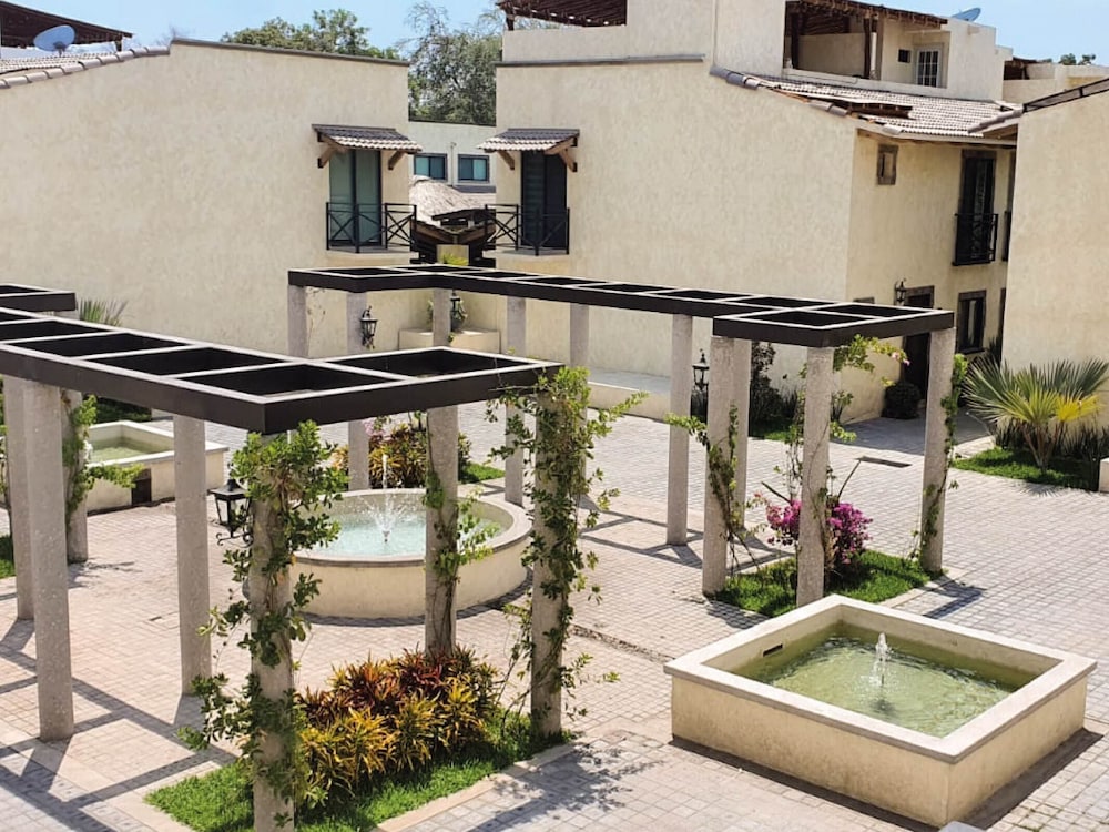 Tuscan Style Grove House view 5