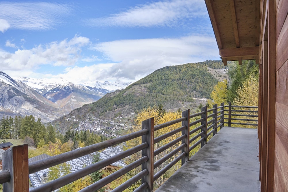 Beautiful Luxury Chalet Roy With Incredible Views