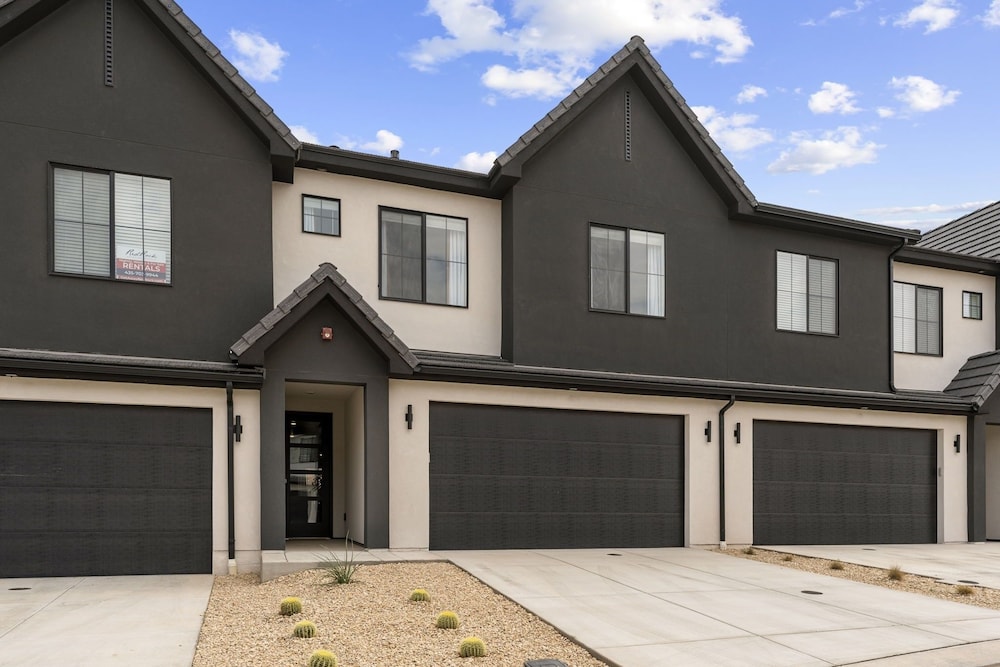 Red Haven 4 Bedroom Home