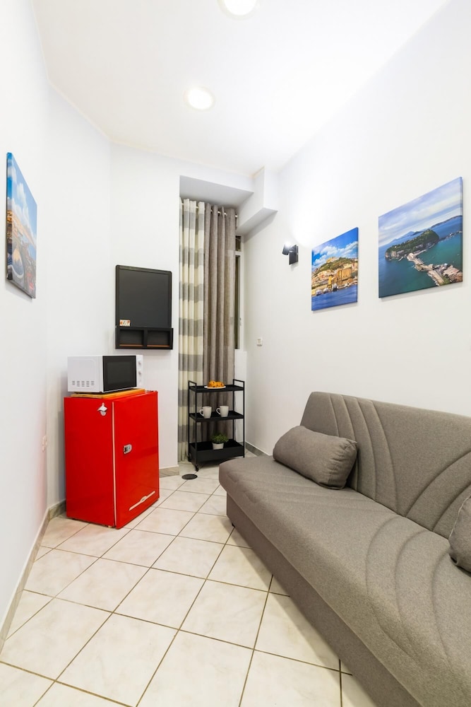 Ventaglieri Ground Floor Studio Apartment by Wonderful Italy