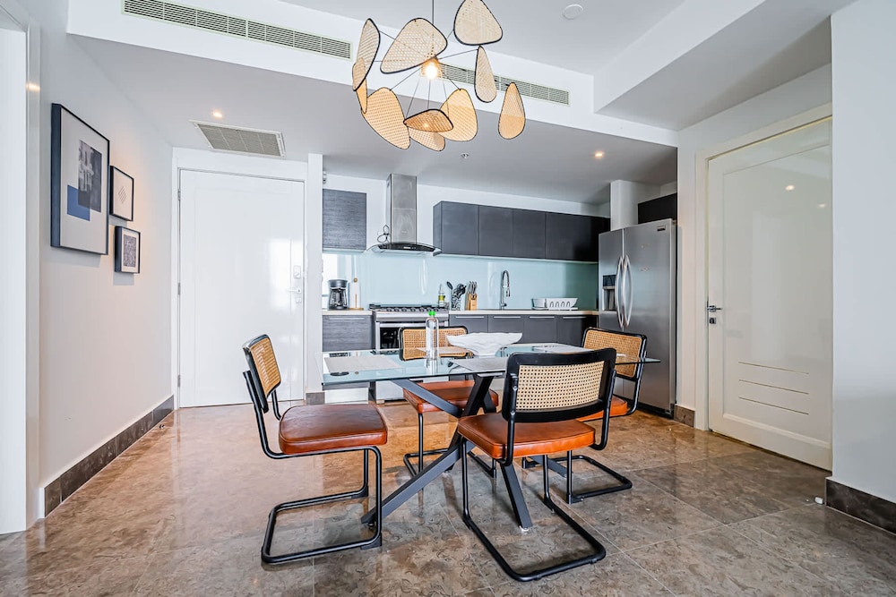 w Comfy 1BR w Fantastic Balcony in YOO