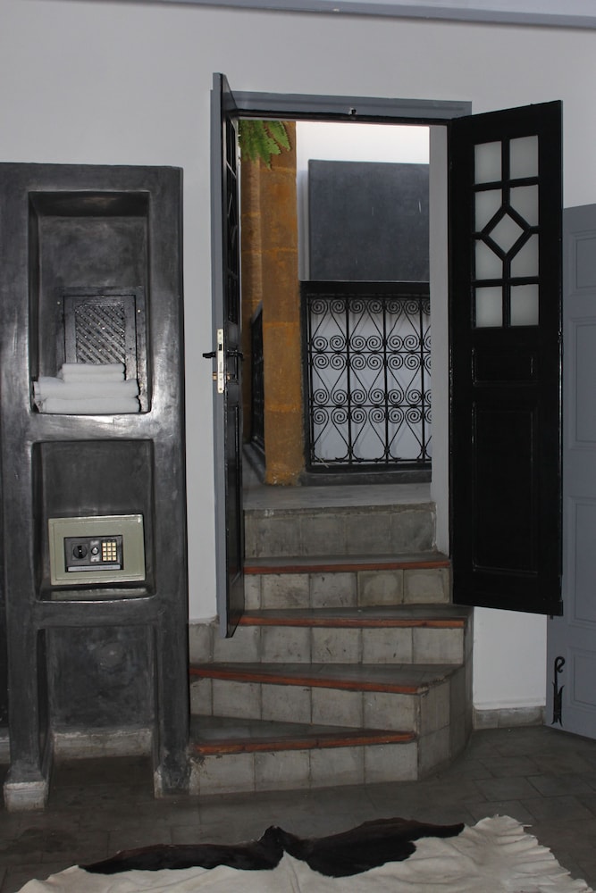 Hotel Riad 7 - Image 1