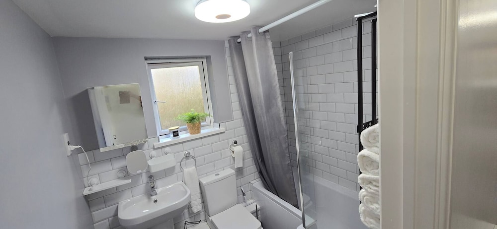 Stylish 2-bed Apartment in Newport, Perfect for a Relaxing Getaway