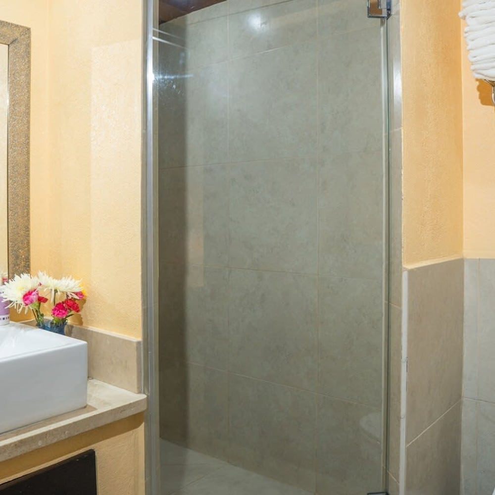 Ocean Front Condo 1 Bedroom 3 Beds 2 Bathrooms
