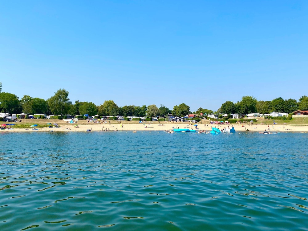 Chalet on the Recreational Lake and the Veluwe