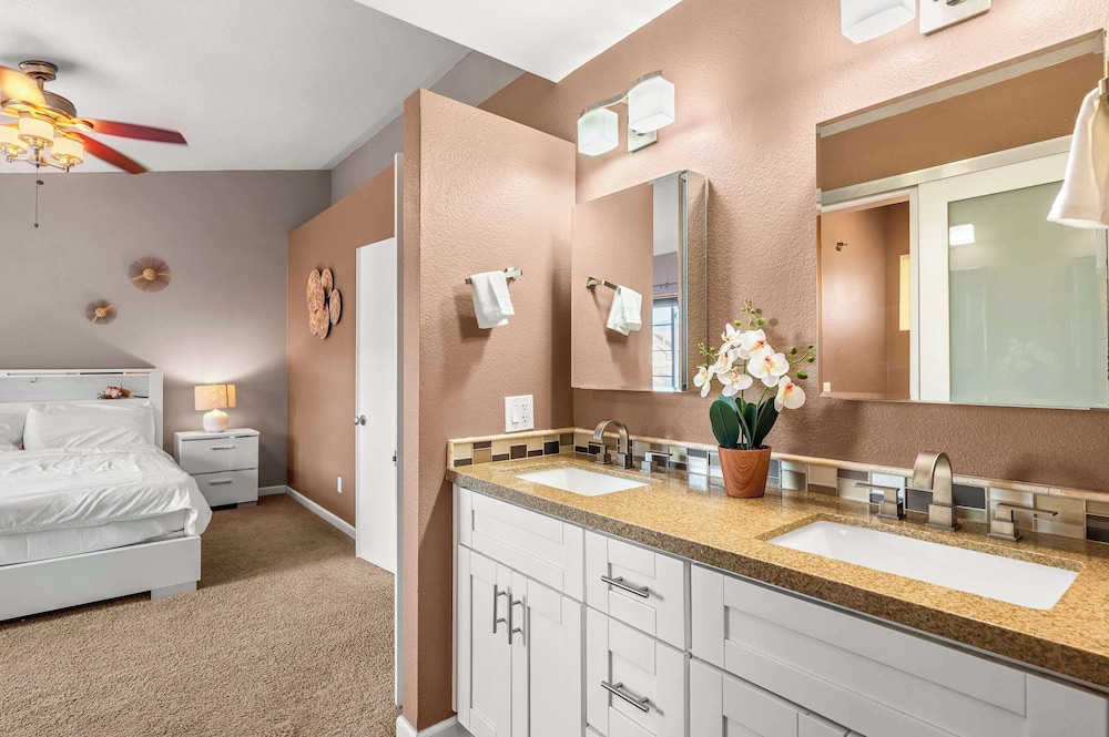 Spacious Retreat w Modern Decor and Private Yard
