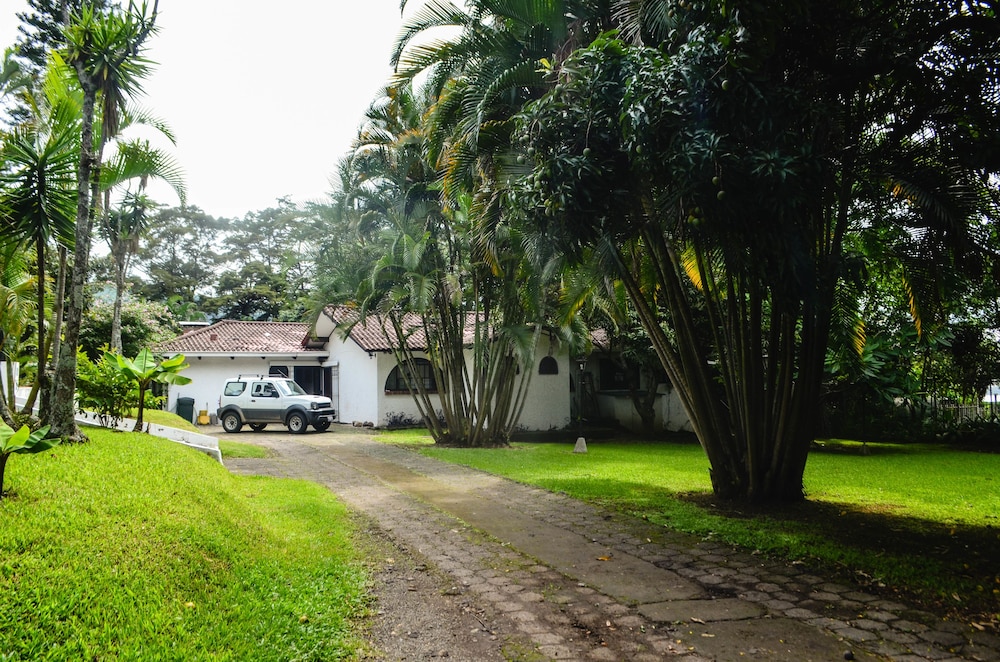 Robles Hostel - Property Image 4