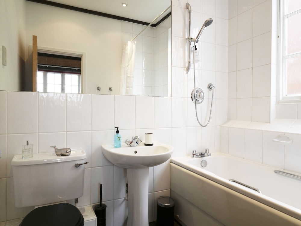 Canterbury Vacations - Holters Mill - Loft - Property Image 12