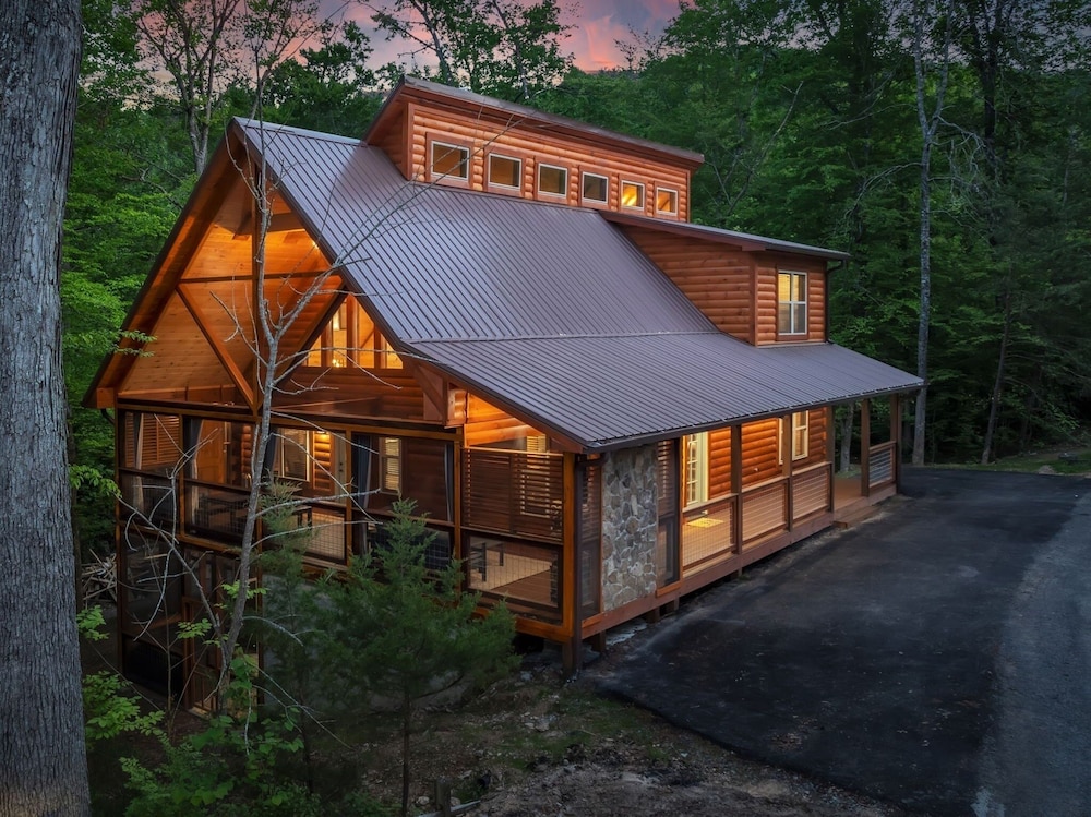 Er62 - Smoky Splash Getaway 3 Bedroom Cabin