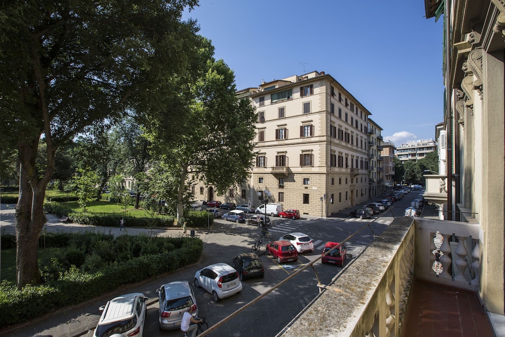 Azeglio Five Senses