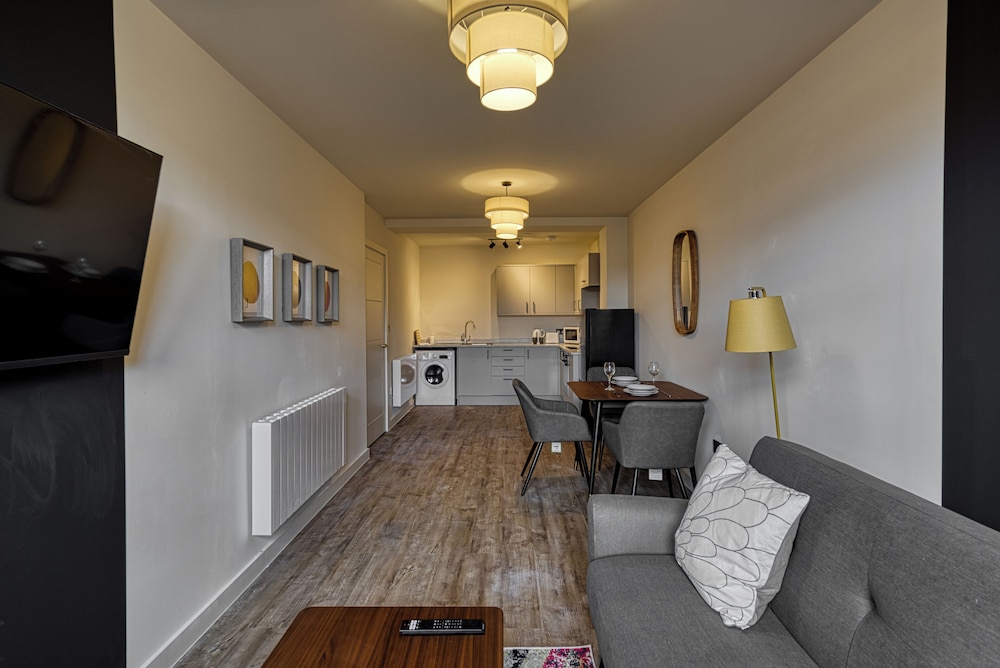 Renaissance House Apartments