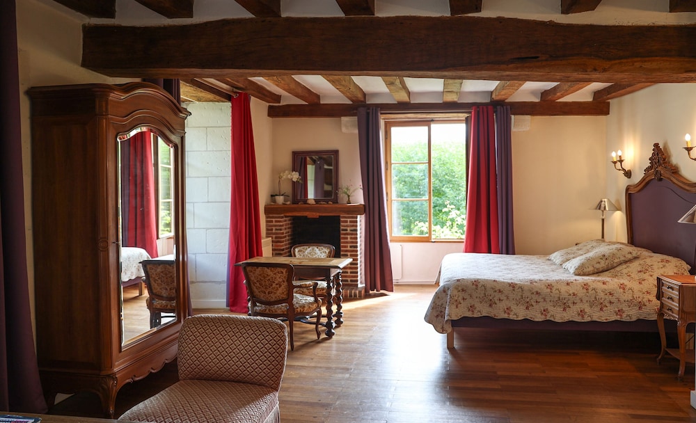 Chateau Monastere de la Corroirie
