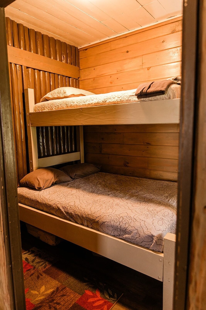 Portage Lakeside Cabins