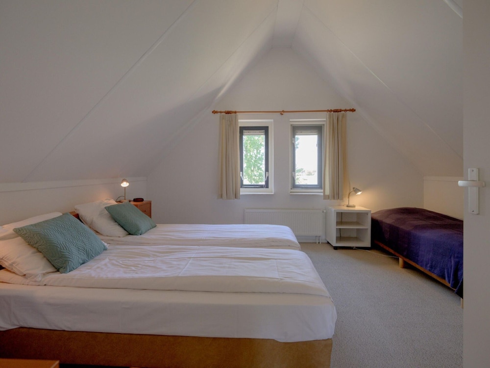 Bungalow in Sondel Near Slotermeer Lake