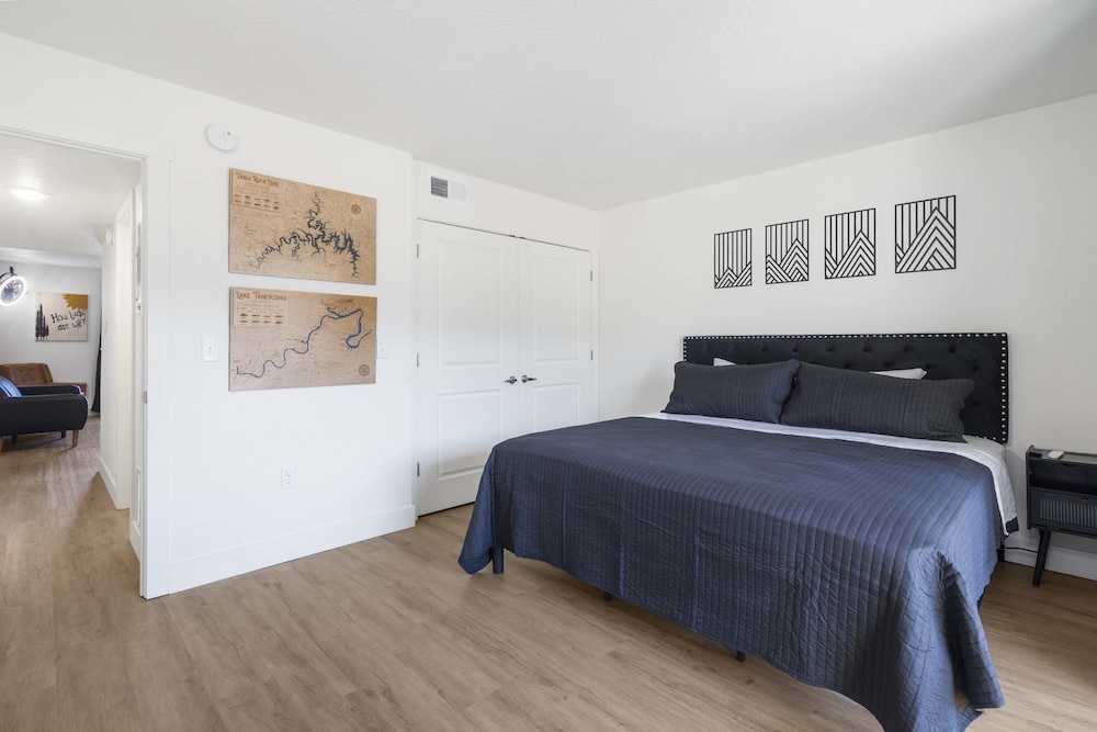 Modern Yote Condo at Roark Creek