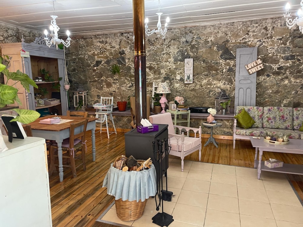 Holiday House Prodromos