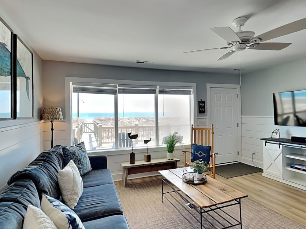 Sea Paradise Cottage by Topsail Realty
