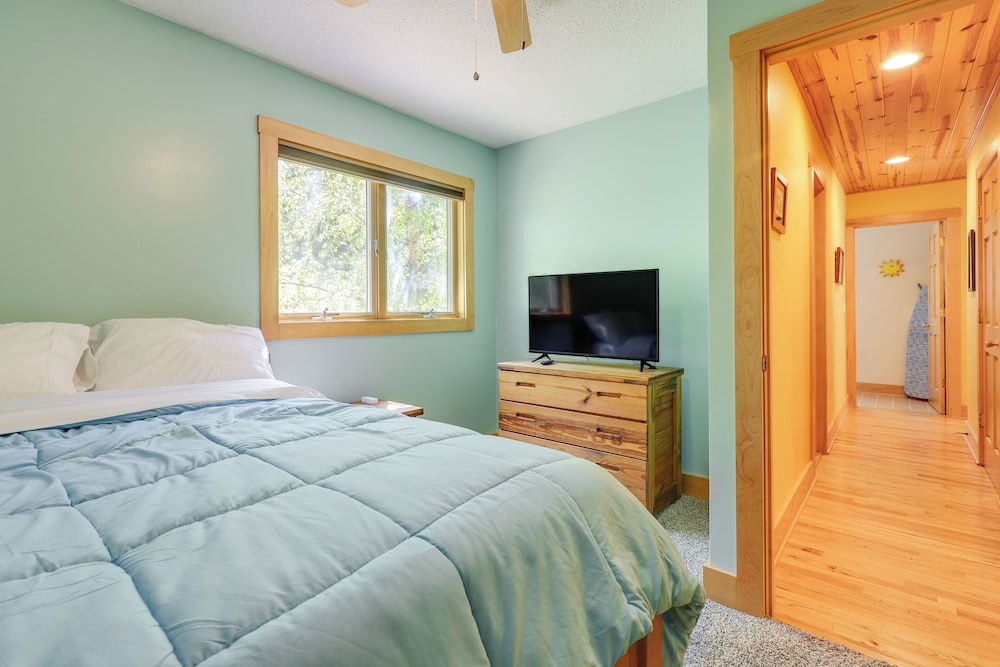 Mears Vacation Rental - Walk to Lake Michigan!