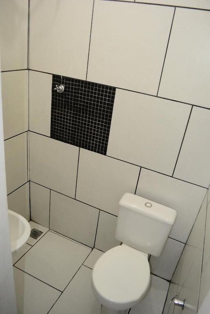 Lize Hotel-Hostel