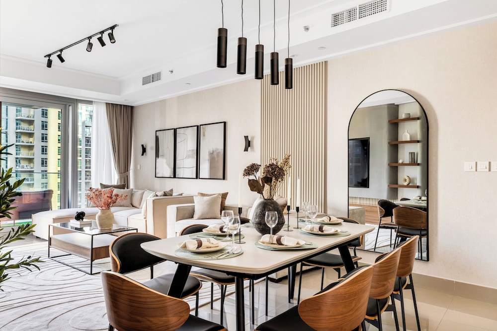 Roomszy Residences - Opera Grand