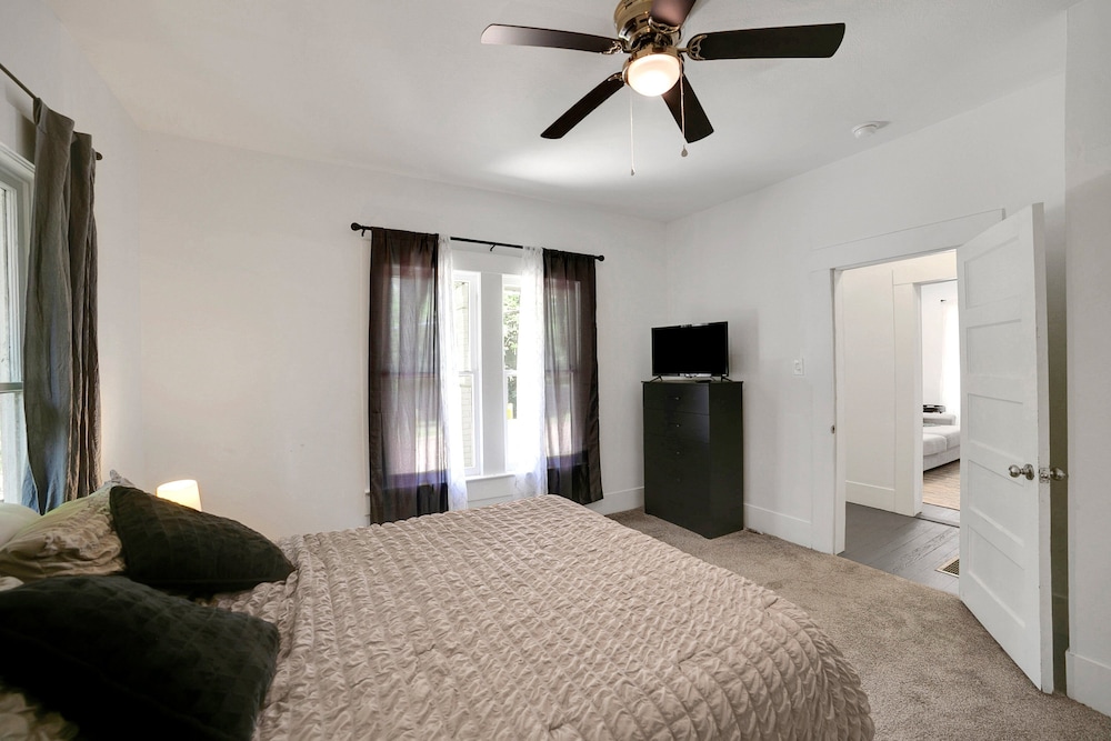 Magnolia House Walk To Festival Park 3 Bedroom Home