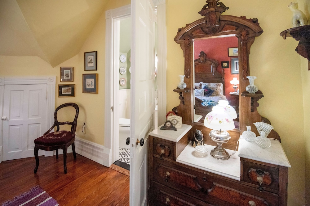 The Dolon House Bed and Breakfast