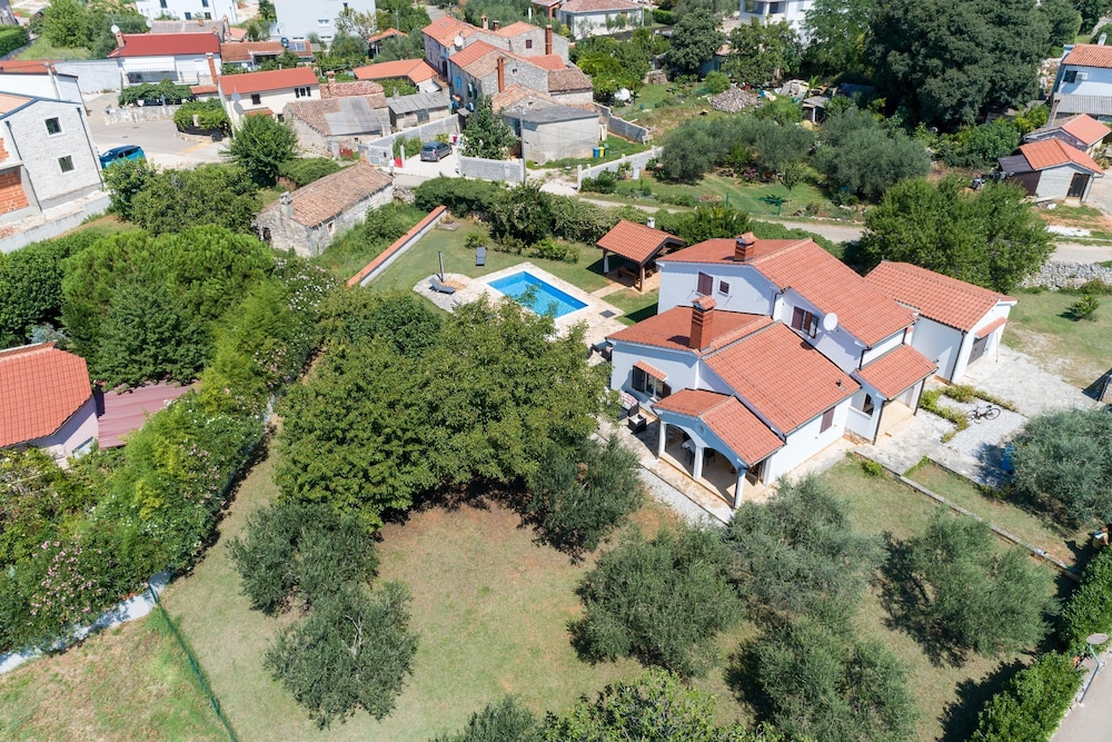 Pool House Robertino