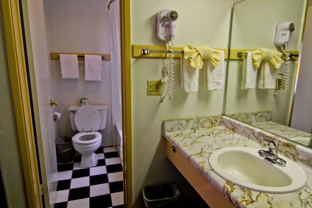 Lake Tahoe Vacations - National 9 Inn - Property Image 9