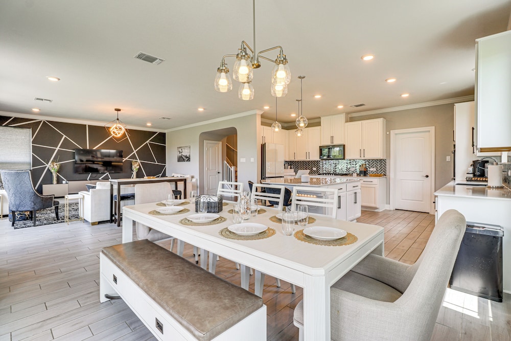 5 Mi to Old Town Hutto: Star Ranch Golf Retreat
